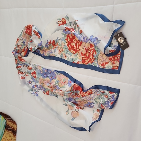 💥 HOST PICK 💥 Vince Camuto Silk Floral Scarf about 18" x 70" - Picture 6 of 7